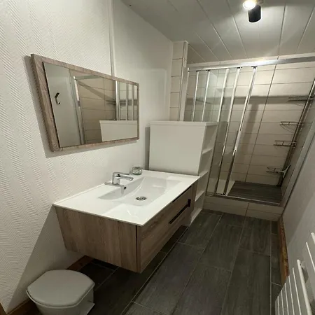 شقة Spacious In لو دوز آلب